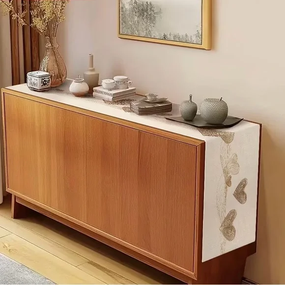 GORGEOUS HEART TABLE RUNNER (90”L) - Picture 5 of 7